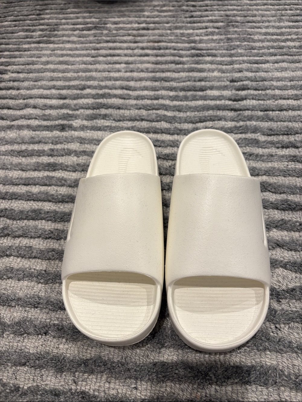 Men’s Nike White Slide Sandals - brand new worn once